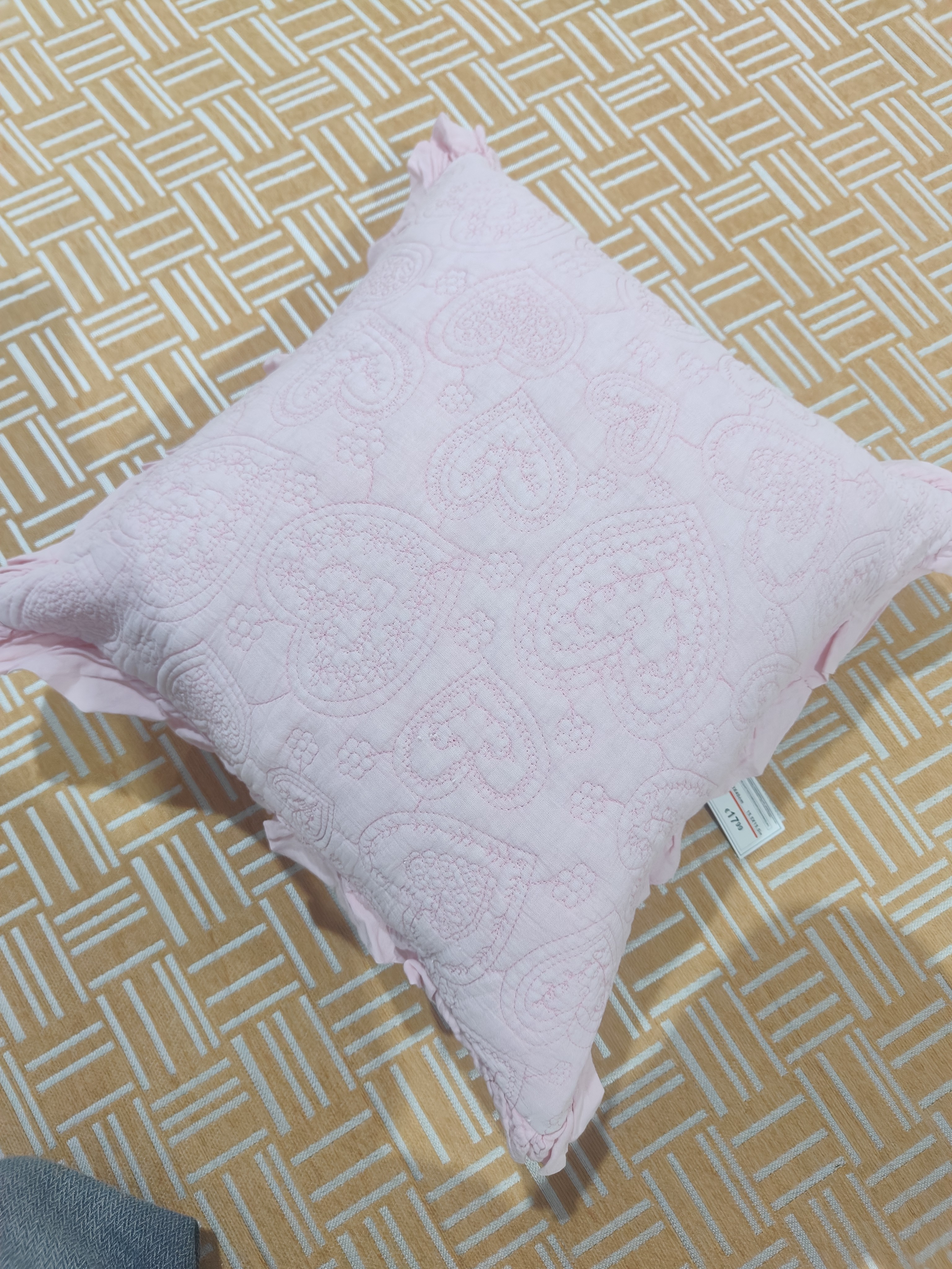 外贸高品质粉色纯棉刺绣爱心花边抱枕套尺寸约40*40左右发一对