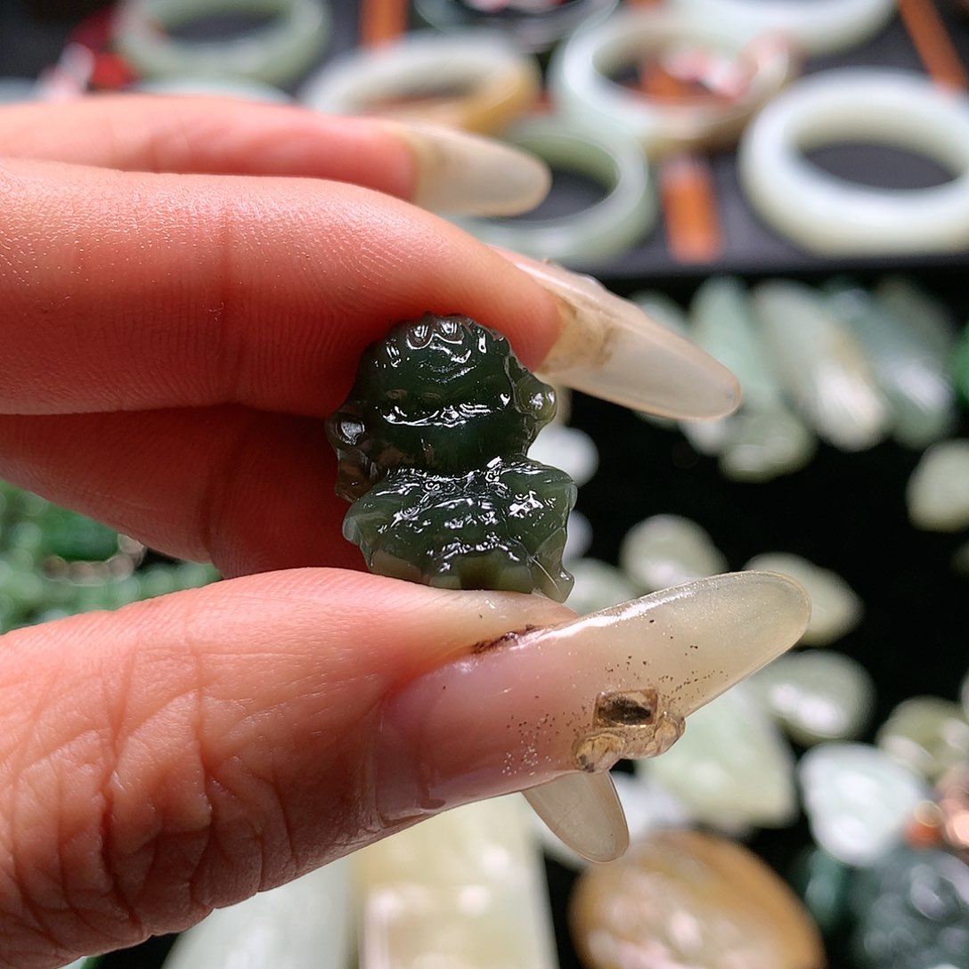 和田玉吊坠未镶嵌苹*