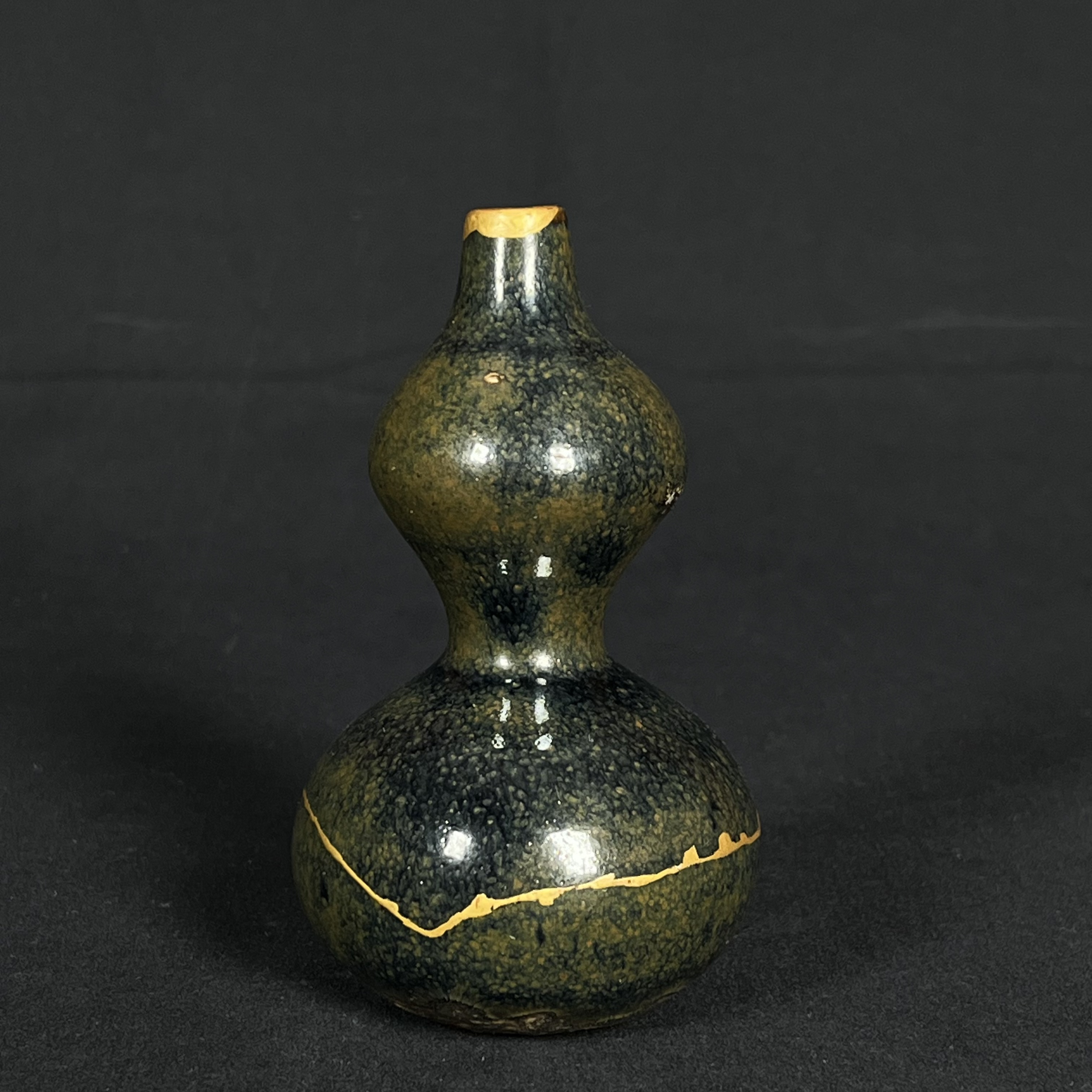 lot 10 窑变釉葫芦瓶