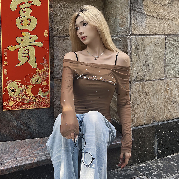 新款斜肩美式设计字母烫钻网纱透视一字肩长袖t恤女百搭显瘦上衣