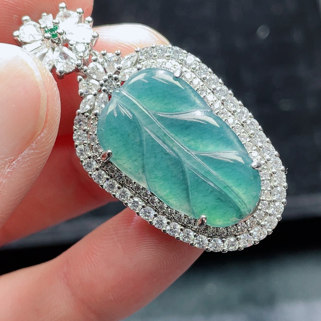 翡翠颈饰未镶嵌1，