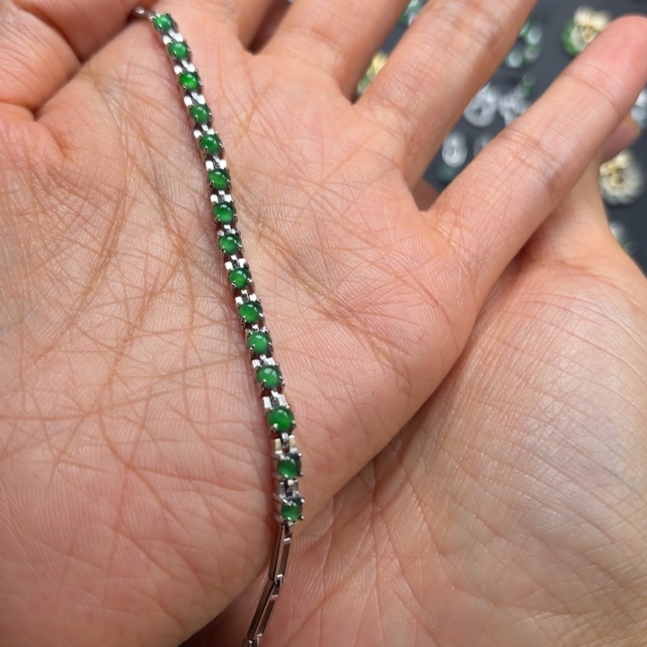 呆***呆翡翠银S925镶嵌耳饰