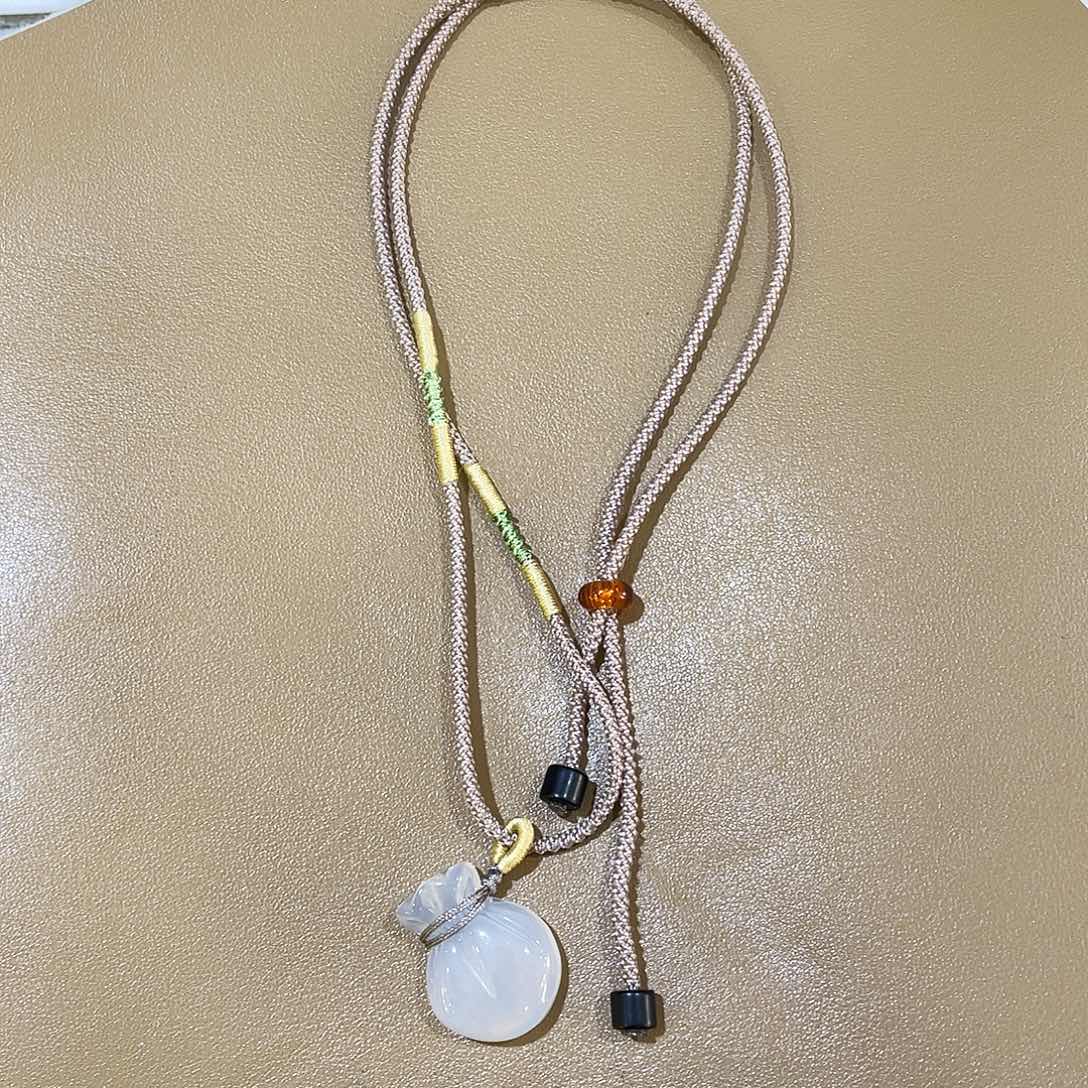 玛瑙/玉髓颈饰未镶嵌福袋