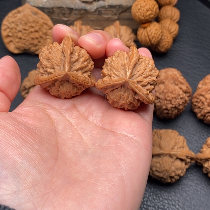 桃核把件全品34三棱