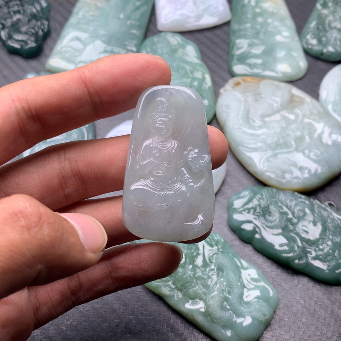 富***生翡翠未镶嵌颈饰缅甸天然翡翠a货