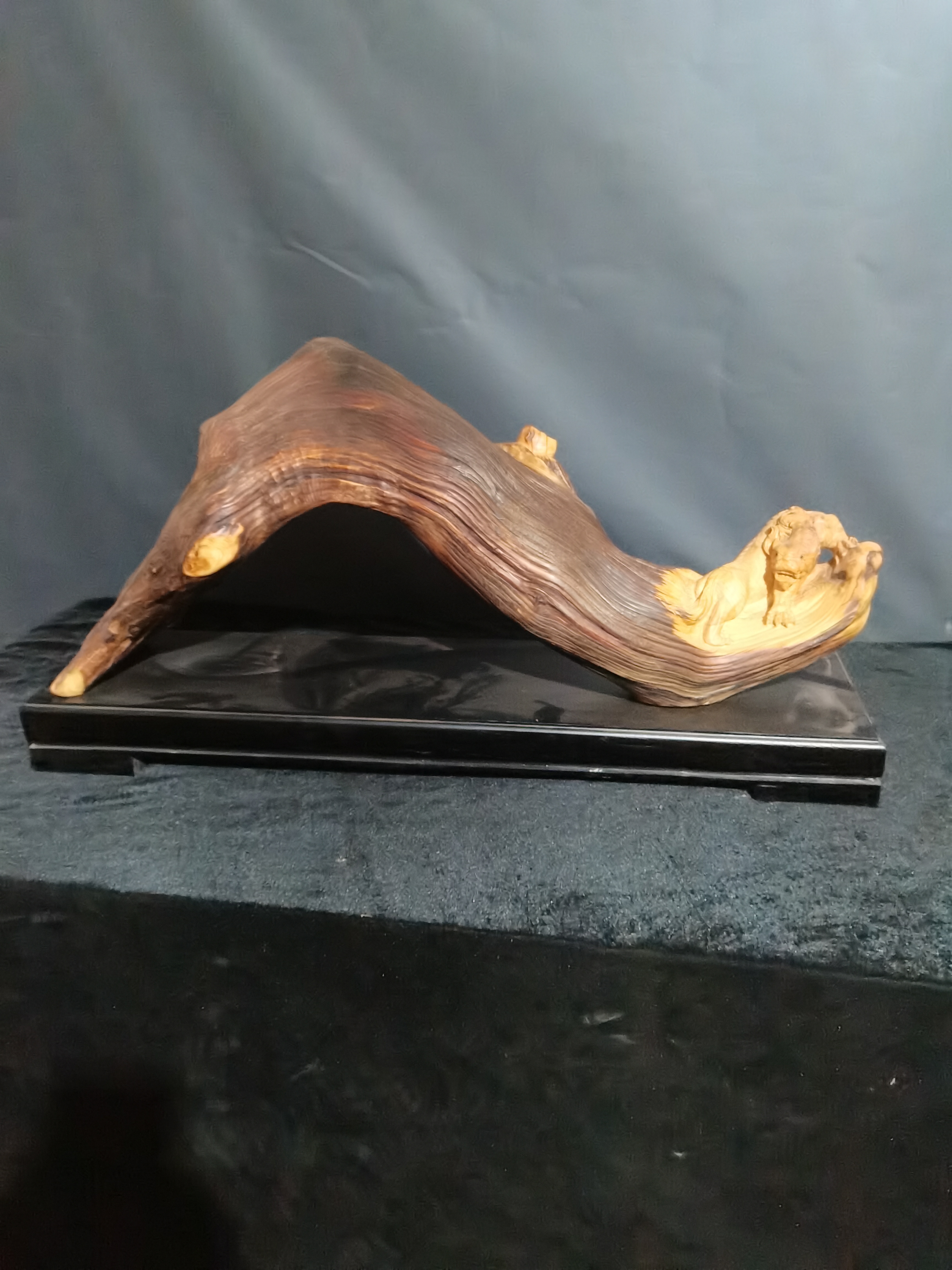 创意根雕作品 ，招财貔貅