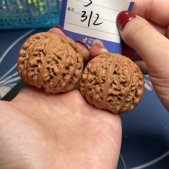 文玩核桃把件粗筋46