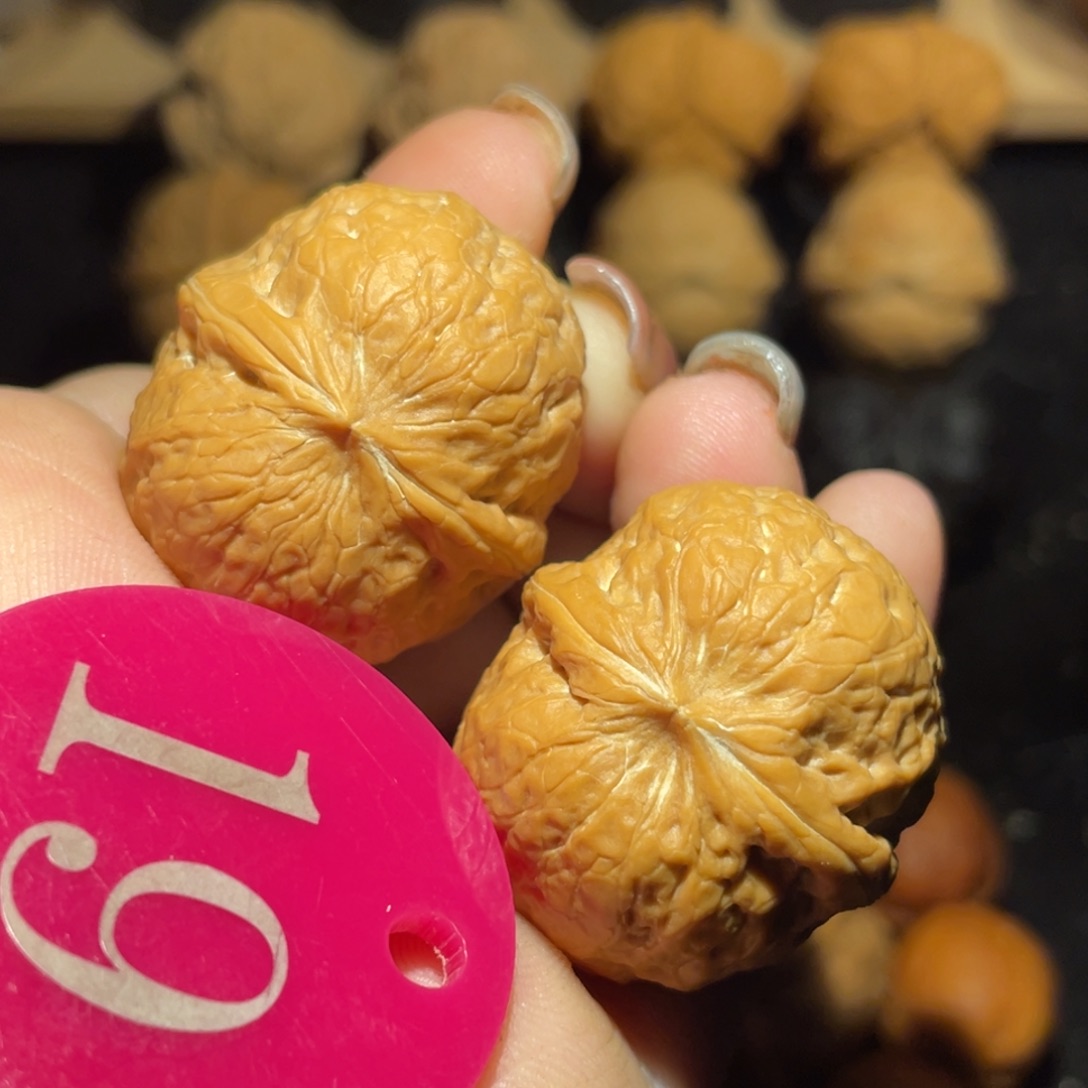 水晶蛇皮球31尺寸核桃