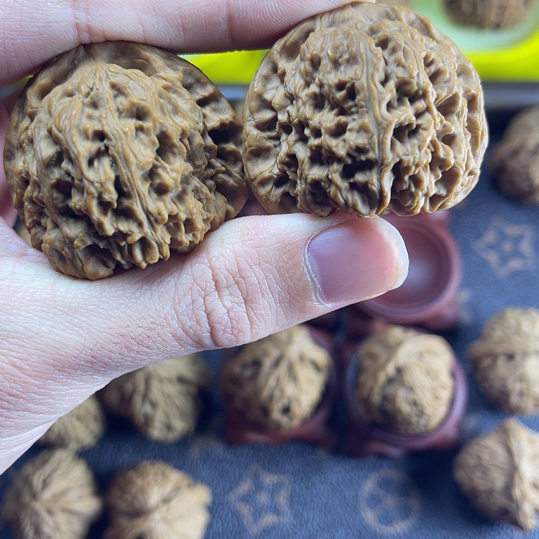 核桃精品南疆手把件