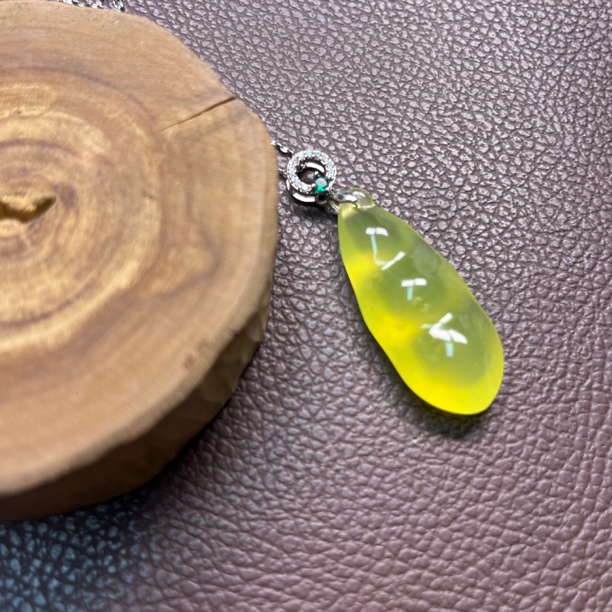 天然冰透岫玉黄坠链玉福豆吊坠挂坠挂件男女款简约百搭