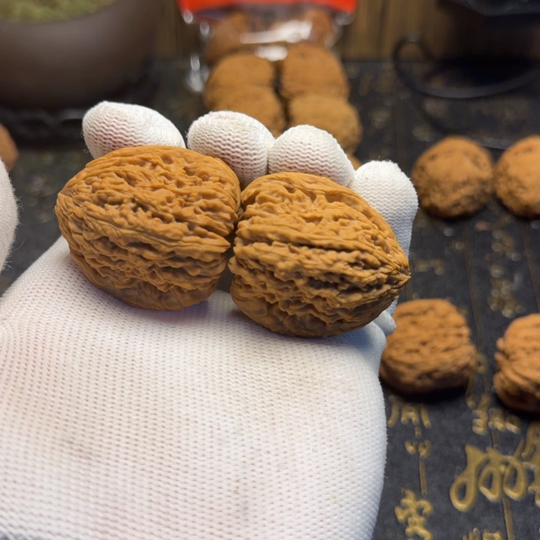 文玩核桃把件万****人文玩核桃