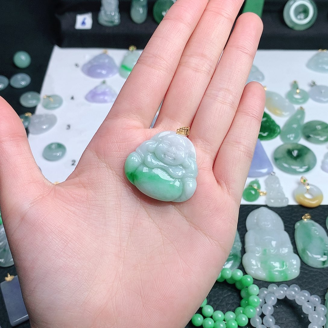 翡翠颈饰未镶嵌翡翠