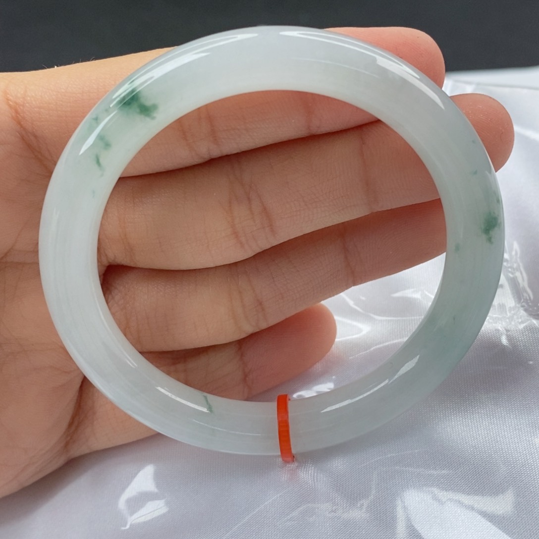 翡翠手镯（圆镯）未镶嵌