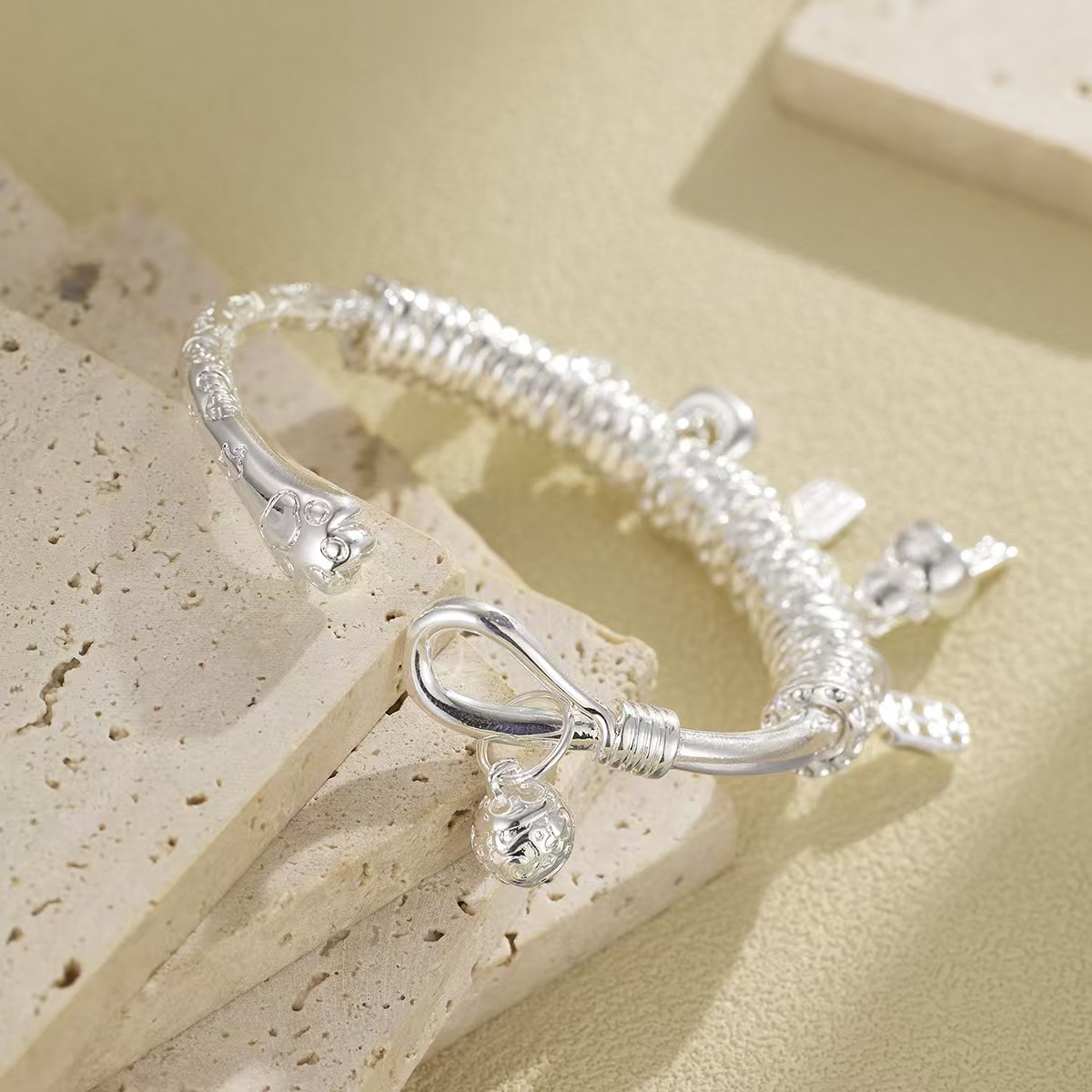 银盘缠招财大吉69g新款喜乐猫爪镯子