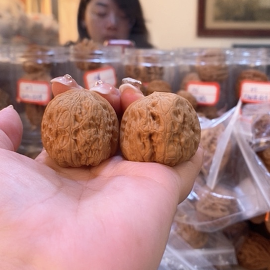 文玩核桃吊坠35红方印有修