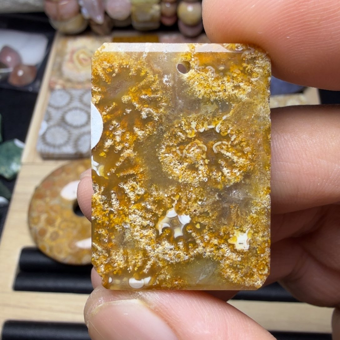 硅化玉未镶嵌纯天然色有机玉石保真色无珠无绳不退换