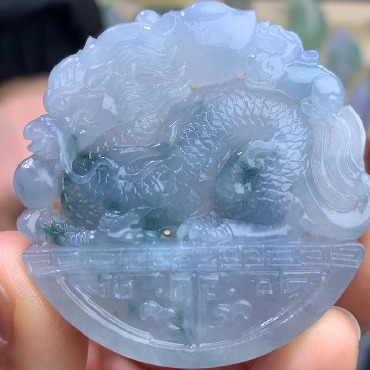 定制翡翠未镶嵌龙牌