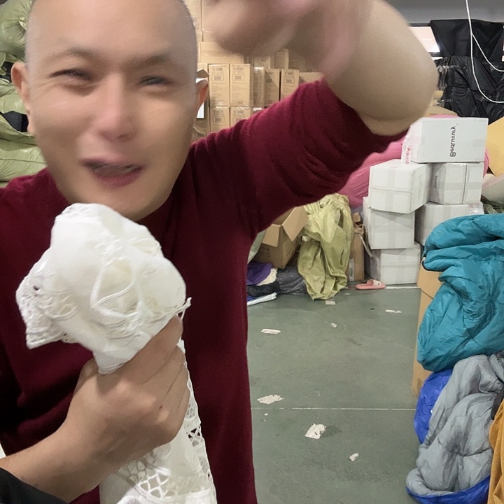 白色镂空刺绣盖布40宽