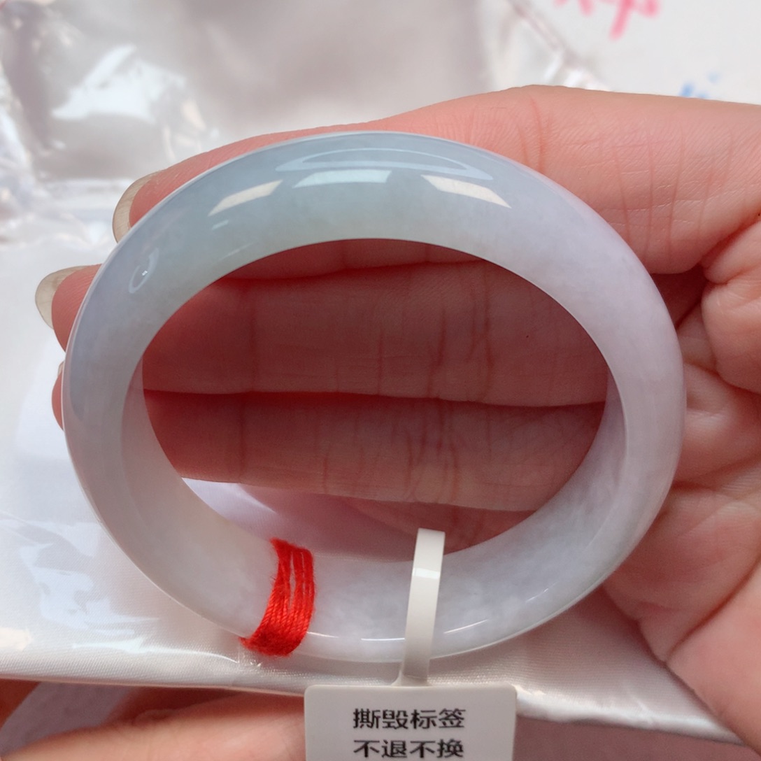 翡翠手镯未镶嵌51圈