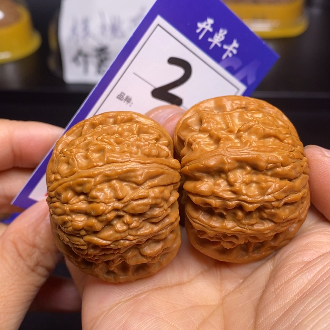 文玩核桃把件2号闷白44尺