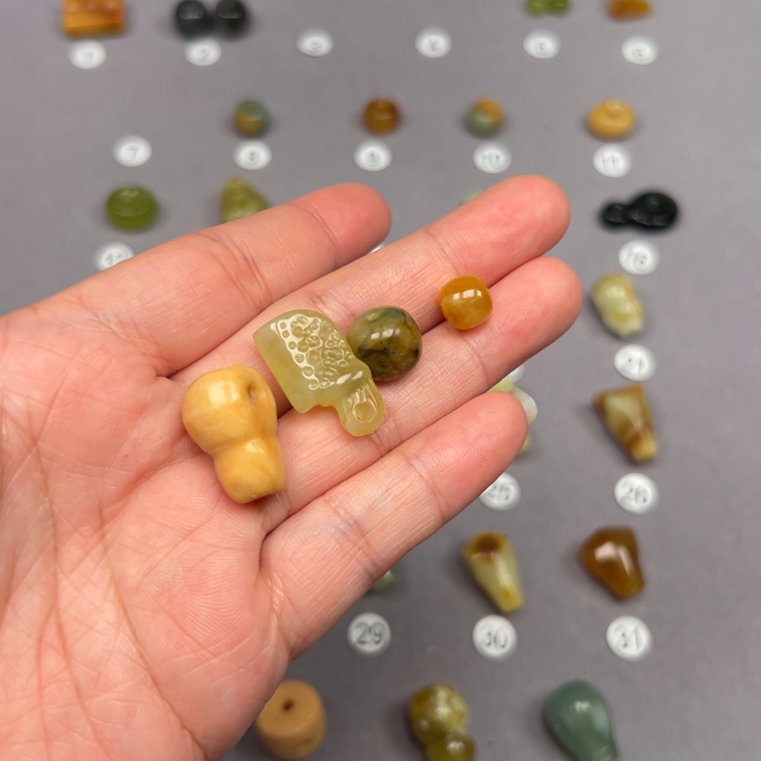 未镶嵌蛇纹石玉颈饰微瑕不退不换