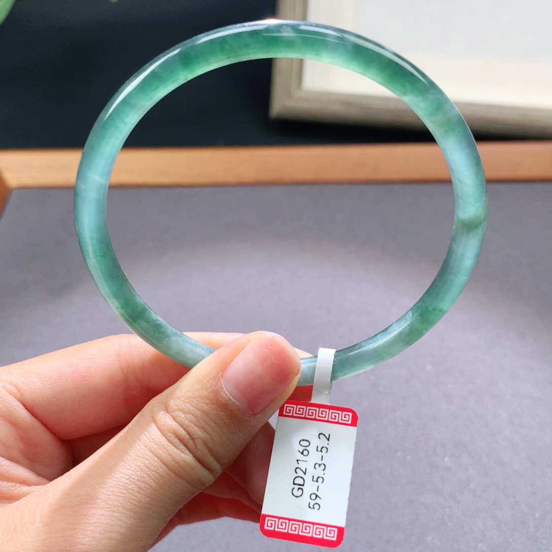 翡翠手镯未镶嵌天然翡翠手镯