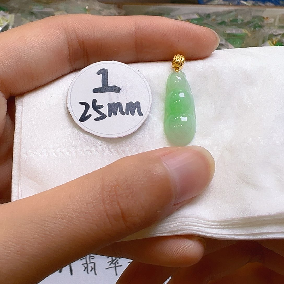 翡翠颈饰18K金镶嵌翡翠