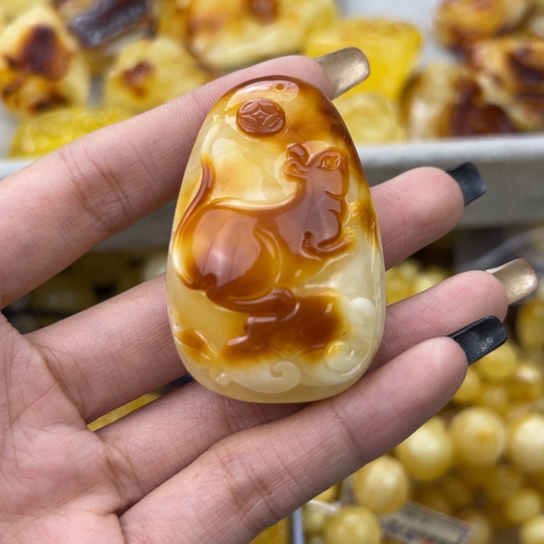 琥珀珠宝奇石未镶嵌