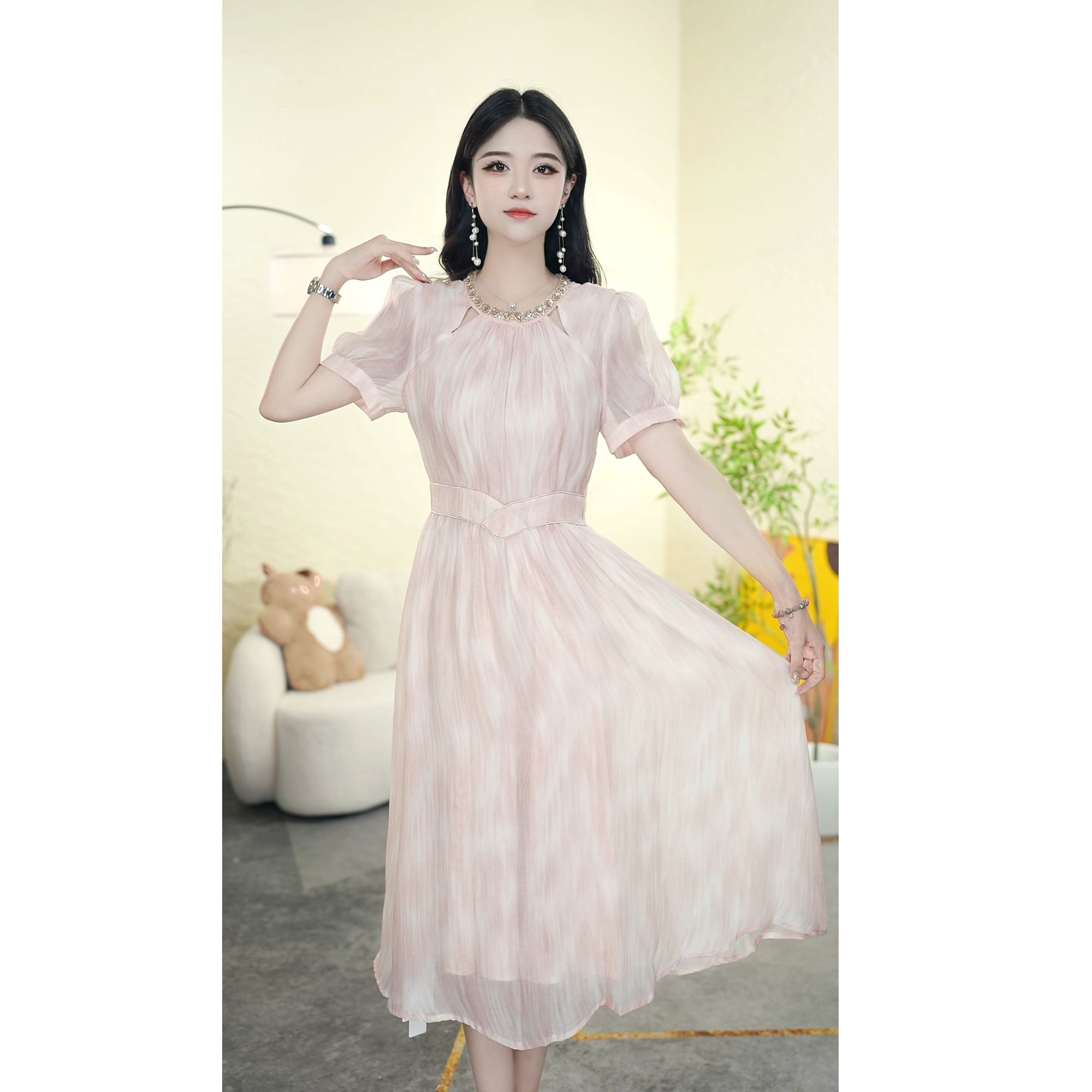 2025夏季新款高端轻奢优雅百搭遮肉显瘦修身时尚假两件连衣裙0540