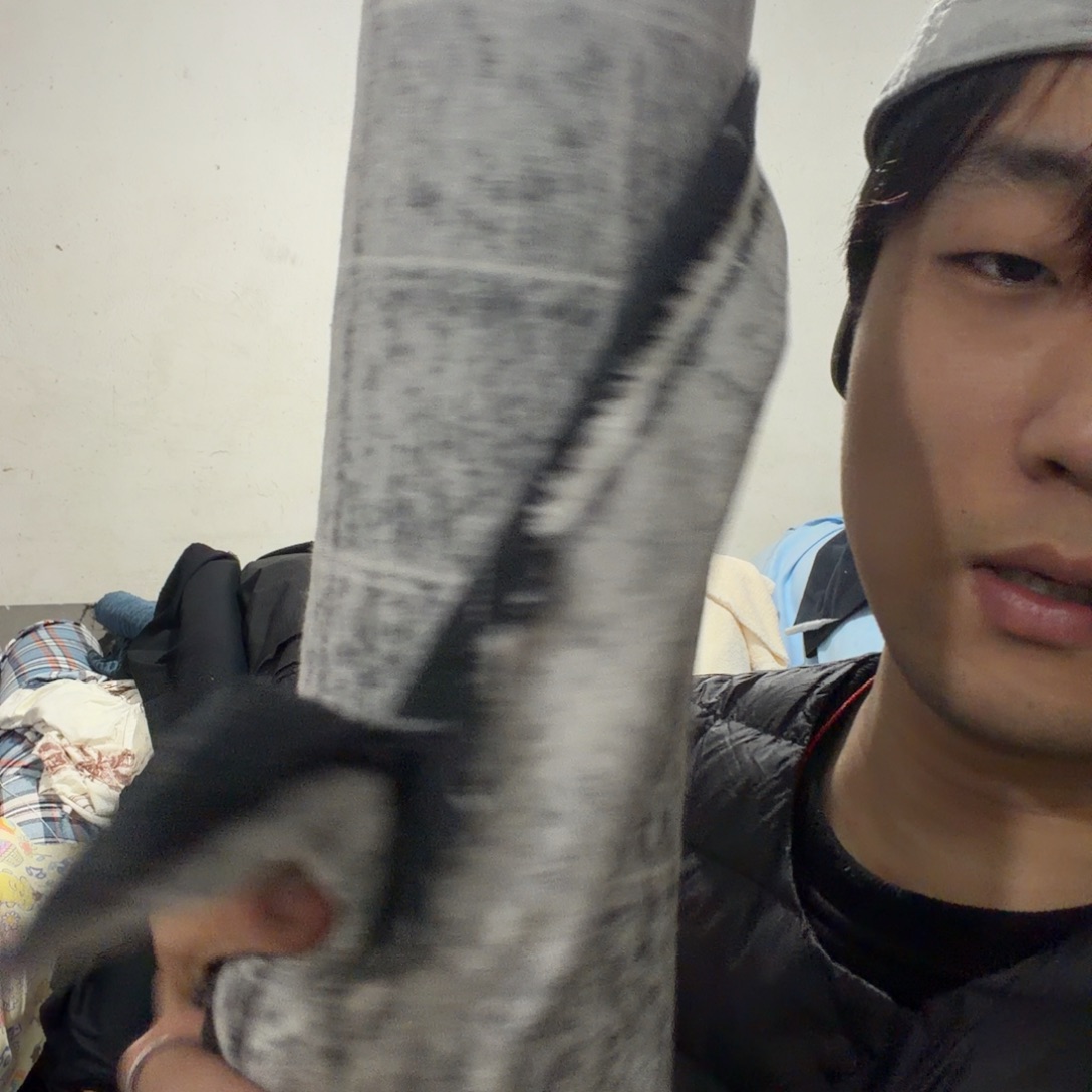 三米一份格子B03。   