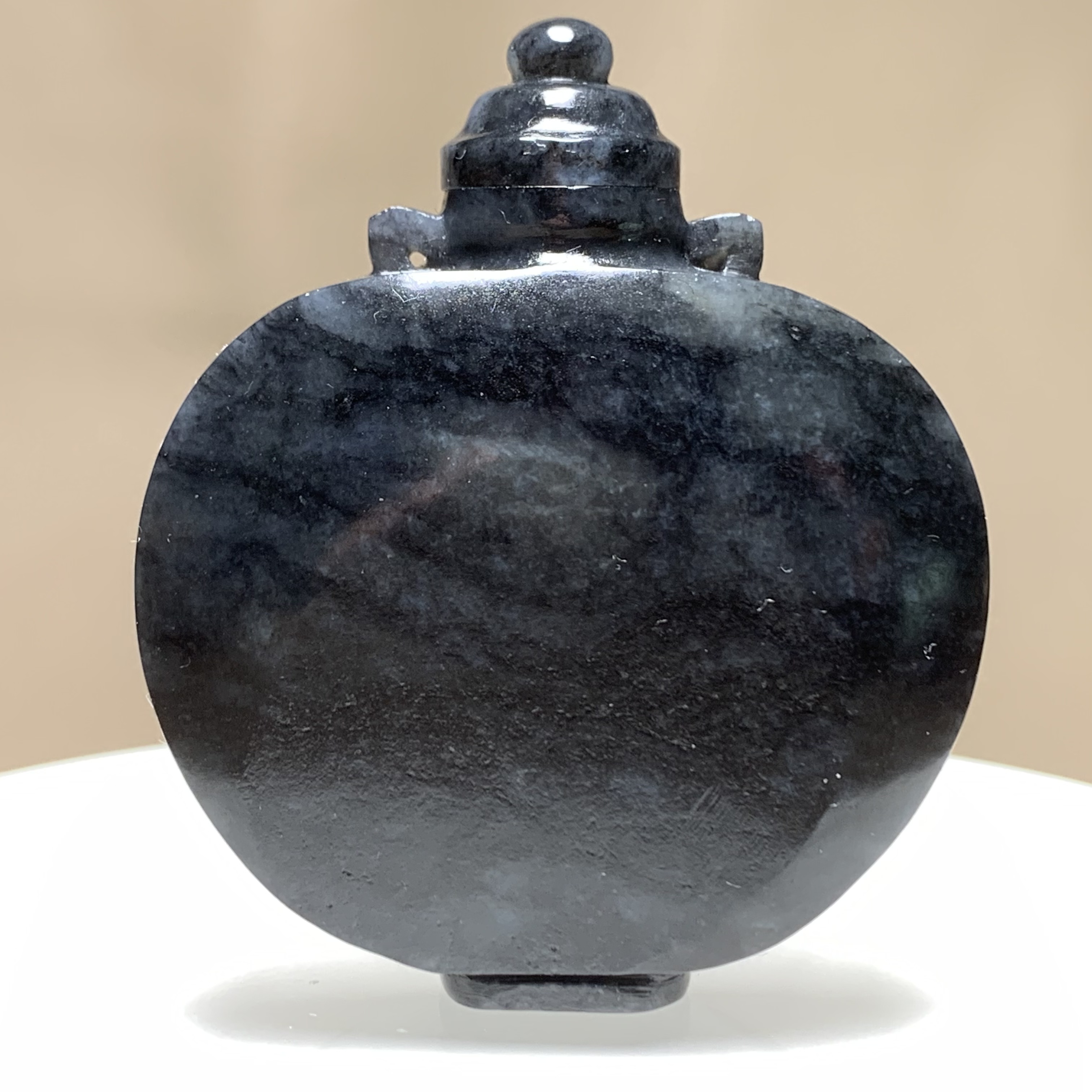 D1111珠宝玉石精选和田玉鼻烟壶