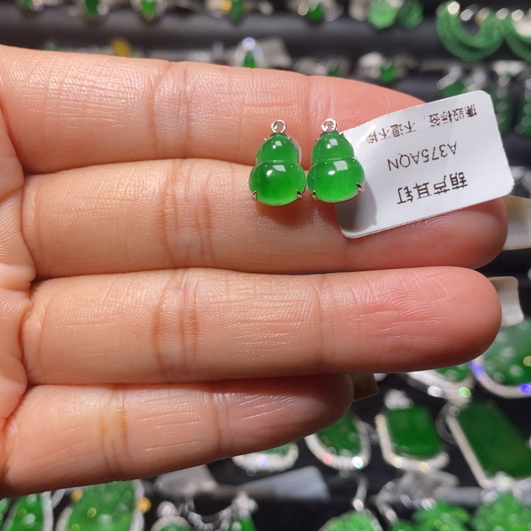 翡翠耳饰18K金镶嵌葫芦耳钉