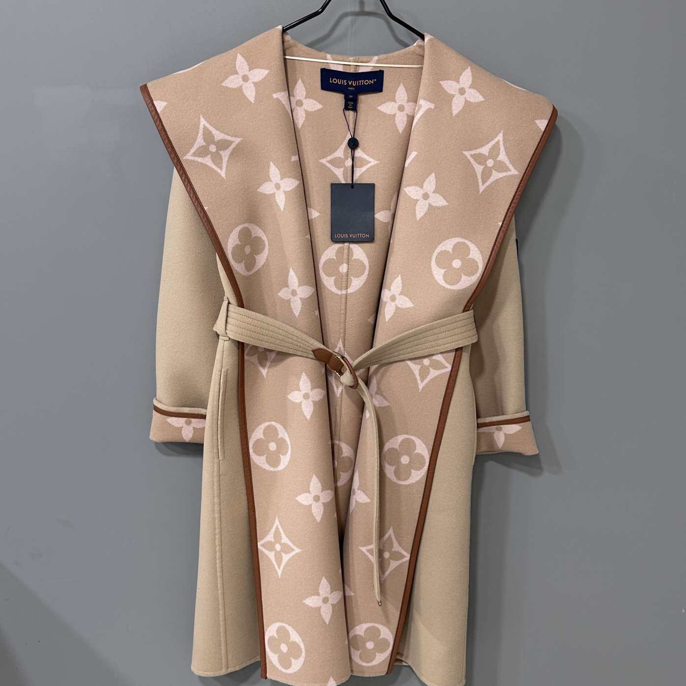 未使用 LouisVuitton/路易威登 裸粉色浴袍大衣 LV/32码/18634