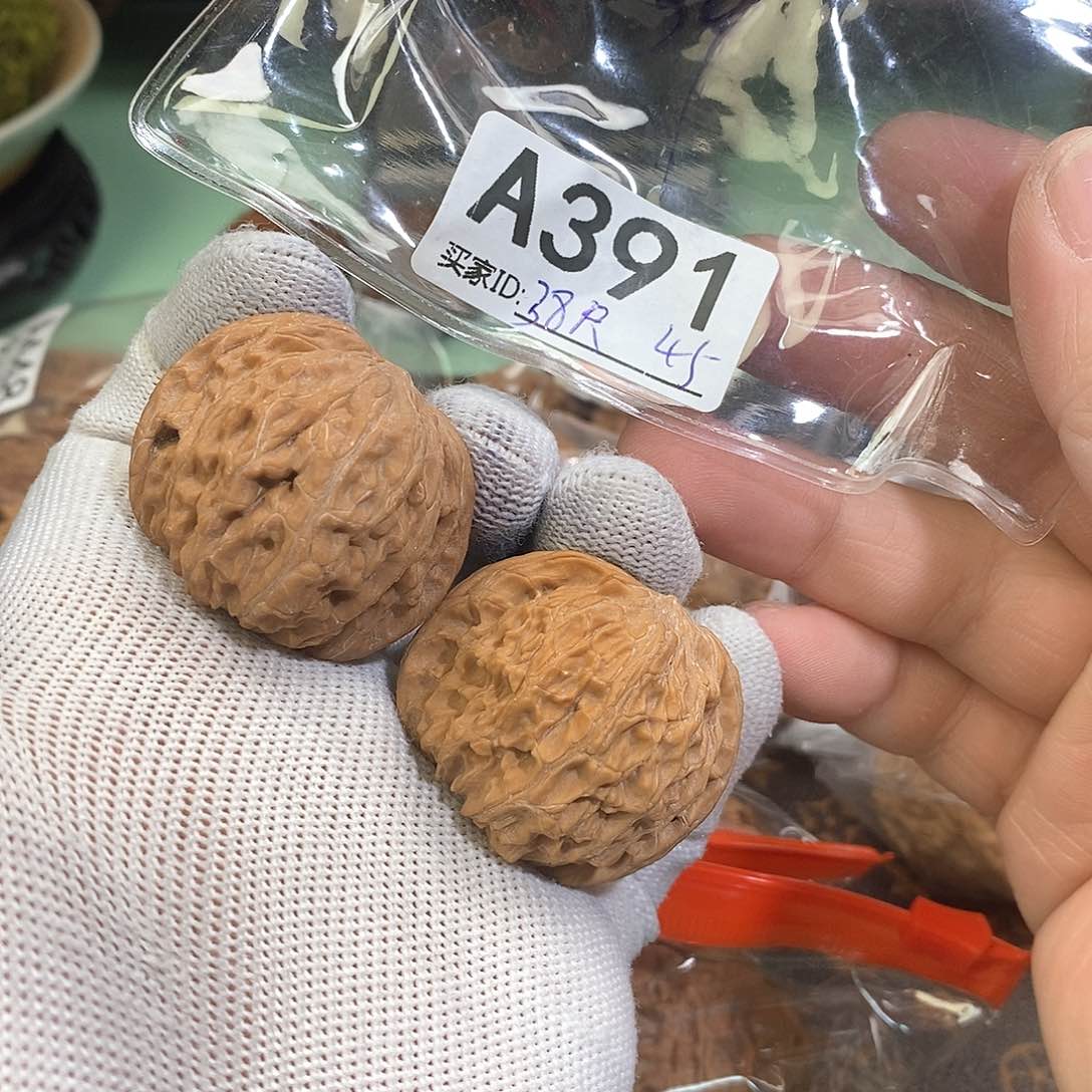 桃核把件磨盘38尺。  