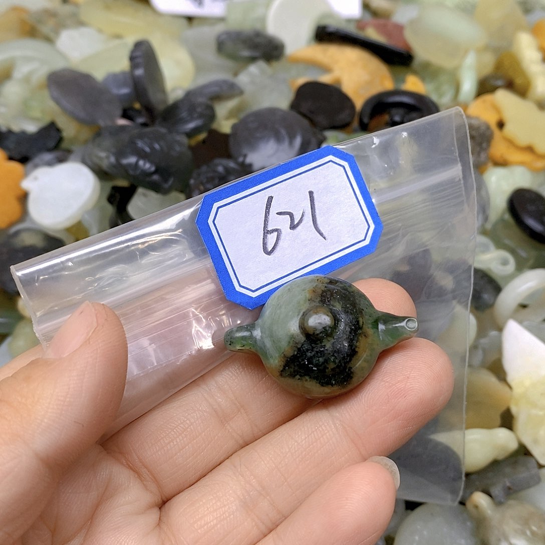 蛇纹石玉颈饰未镶嵌621