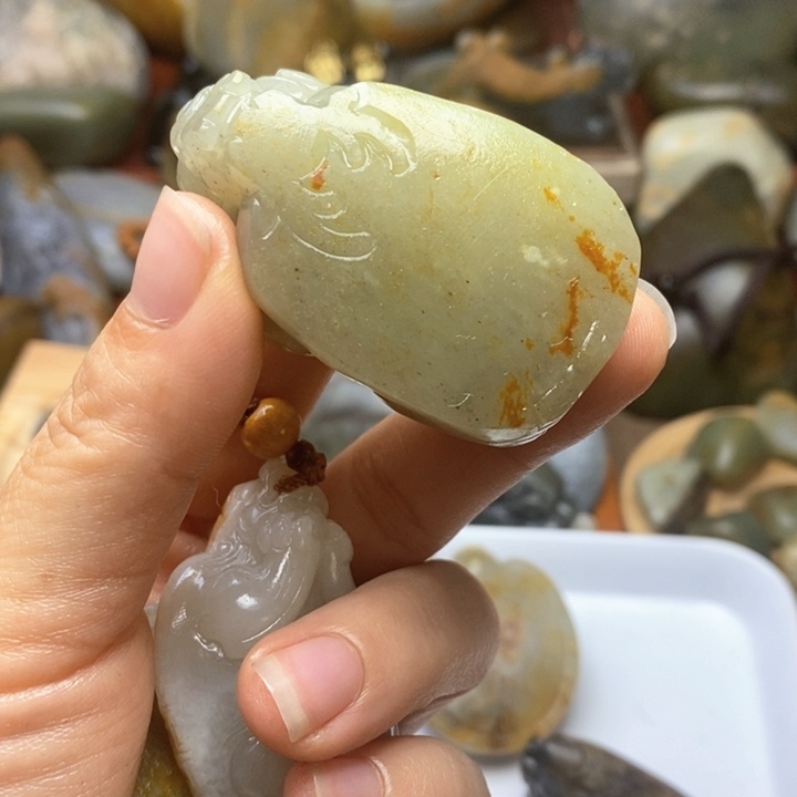 和田玉未镶嵌颈饰