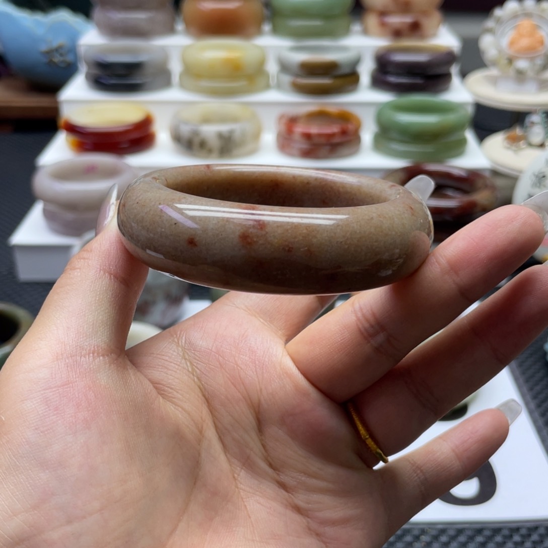 石英质玉手镯未镶嵌