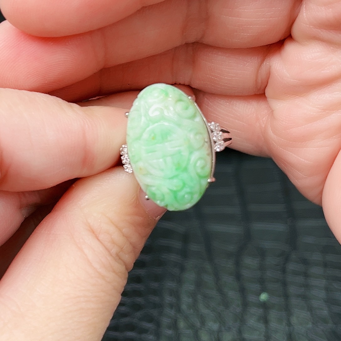 翡翠颈饰银S925镶嵌戒指