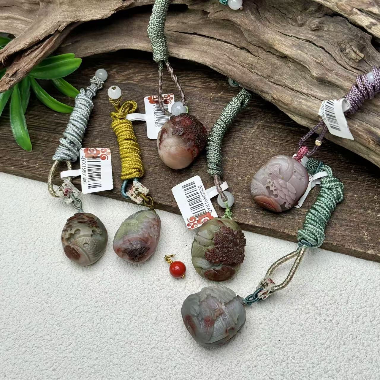 盐源玛瑙吊坠D093022——多样性发其一