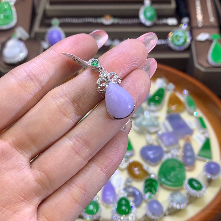 翡翠颈饰银S925镶嵌翡翠吊坠