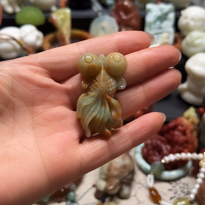 蛇纹石玉吊坠未镶嵌