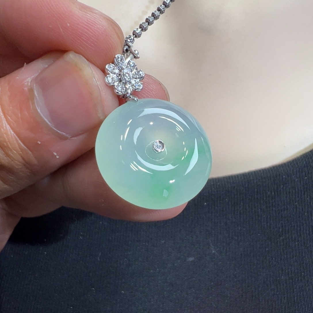 翡翠吊坠(不含链)18K金镶嵌