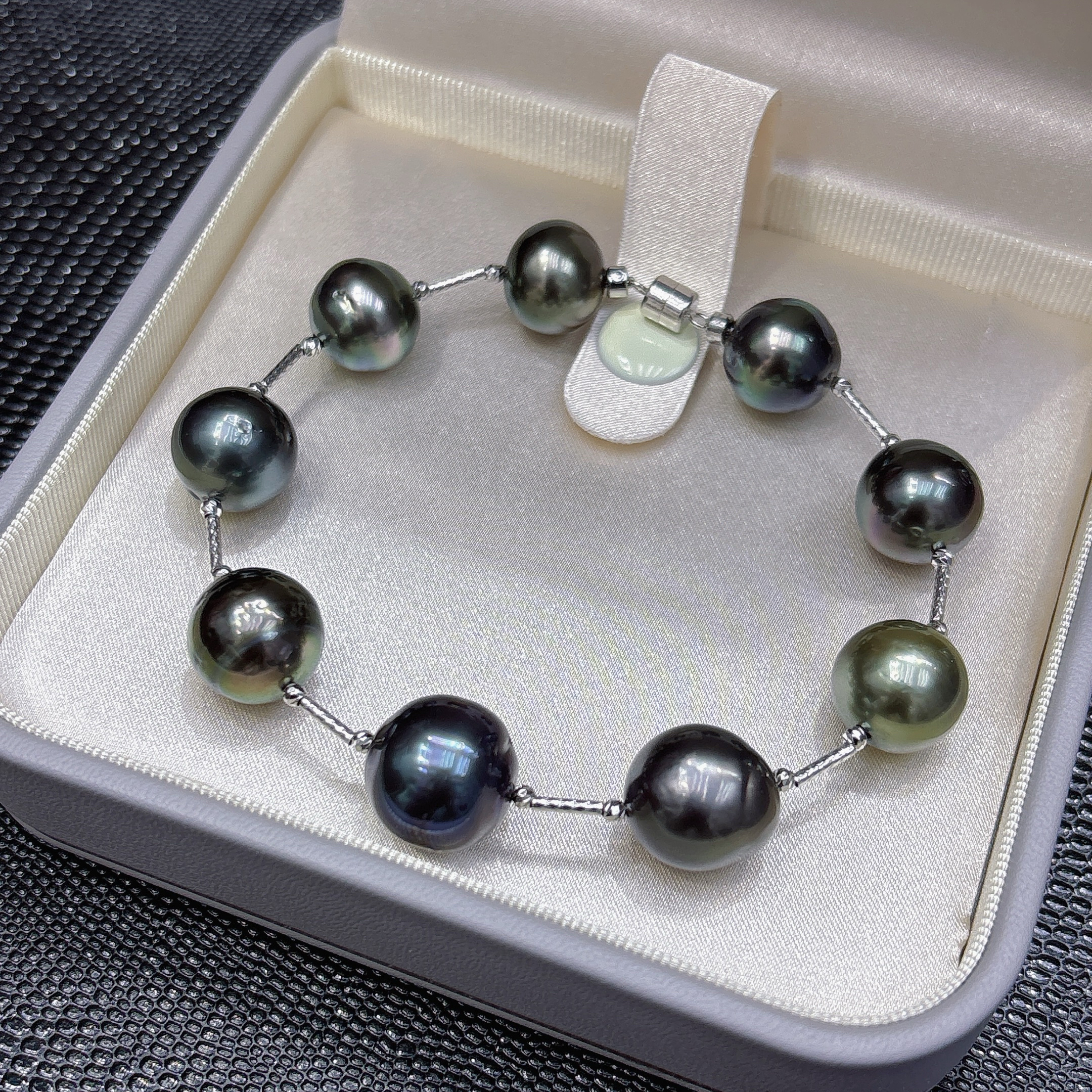 注意有瑕疵 介意勿拍 18K金11-12.7mm黑珍珠手链磁吸扣可寄回加长