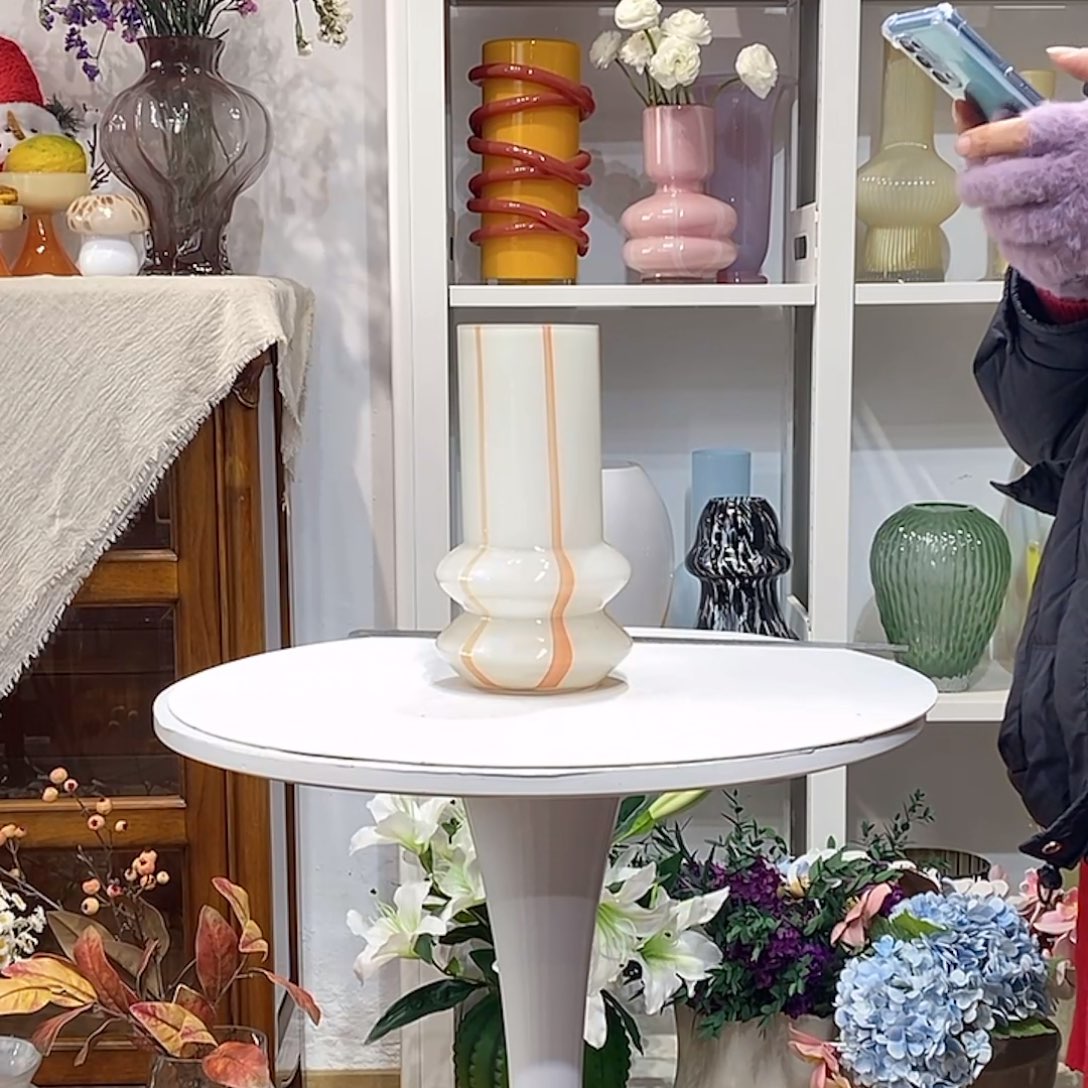 原色 有黑点 口8高24