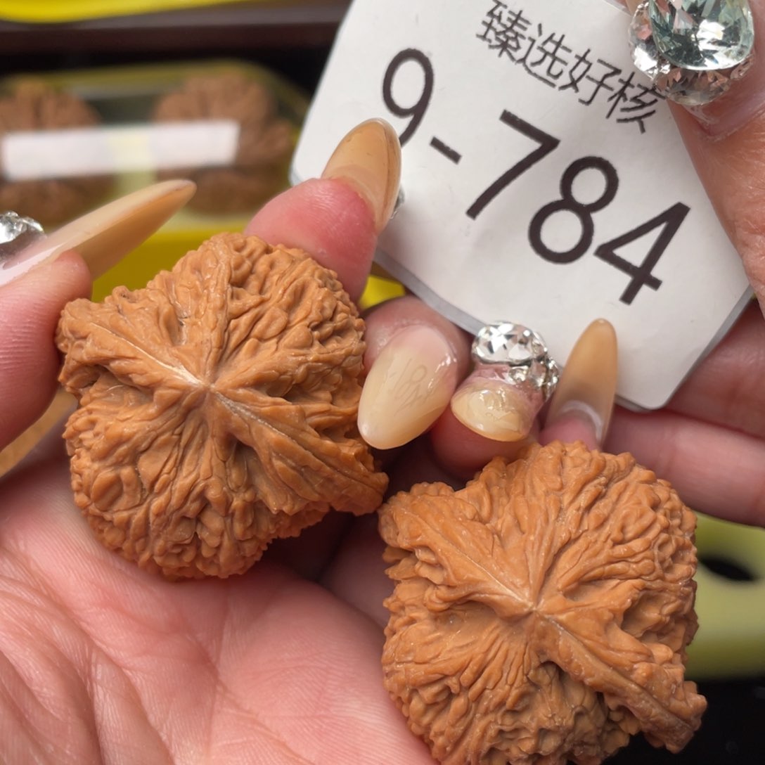 文玩核桃把件42全品红皮高炮南疆石