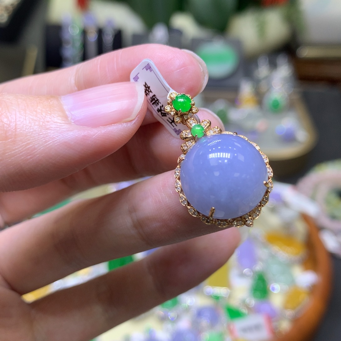 翡翠颈饰18K金镶嵌翡翠吊坠项链