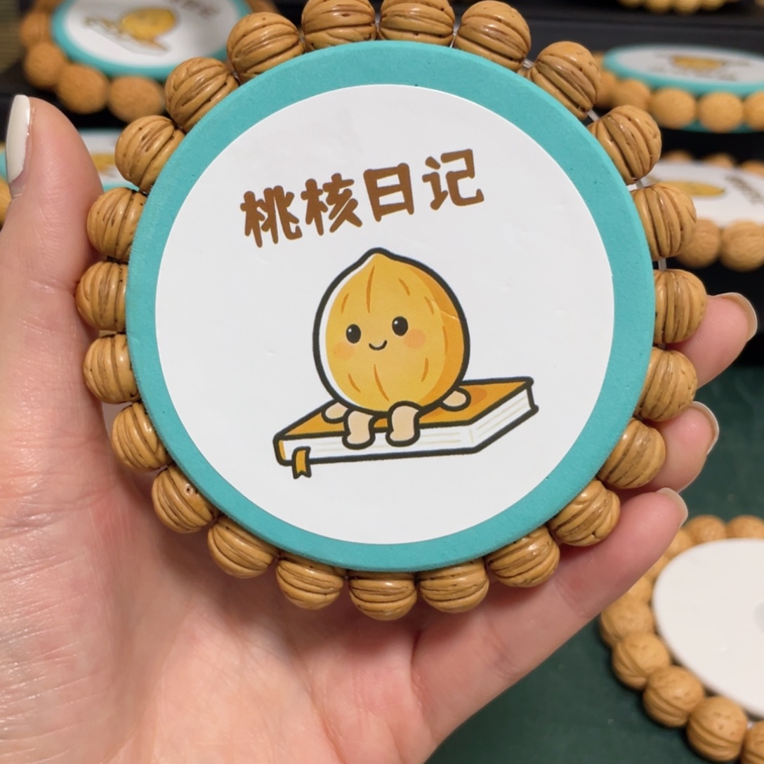 桃核吊坠金豆手串