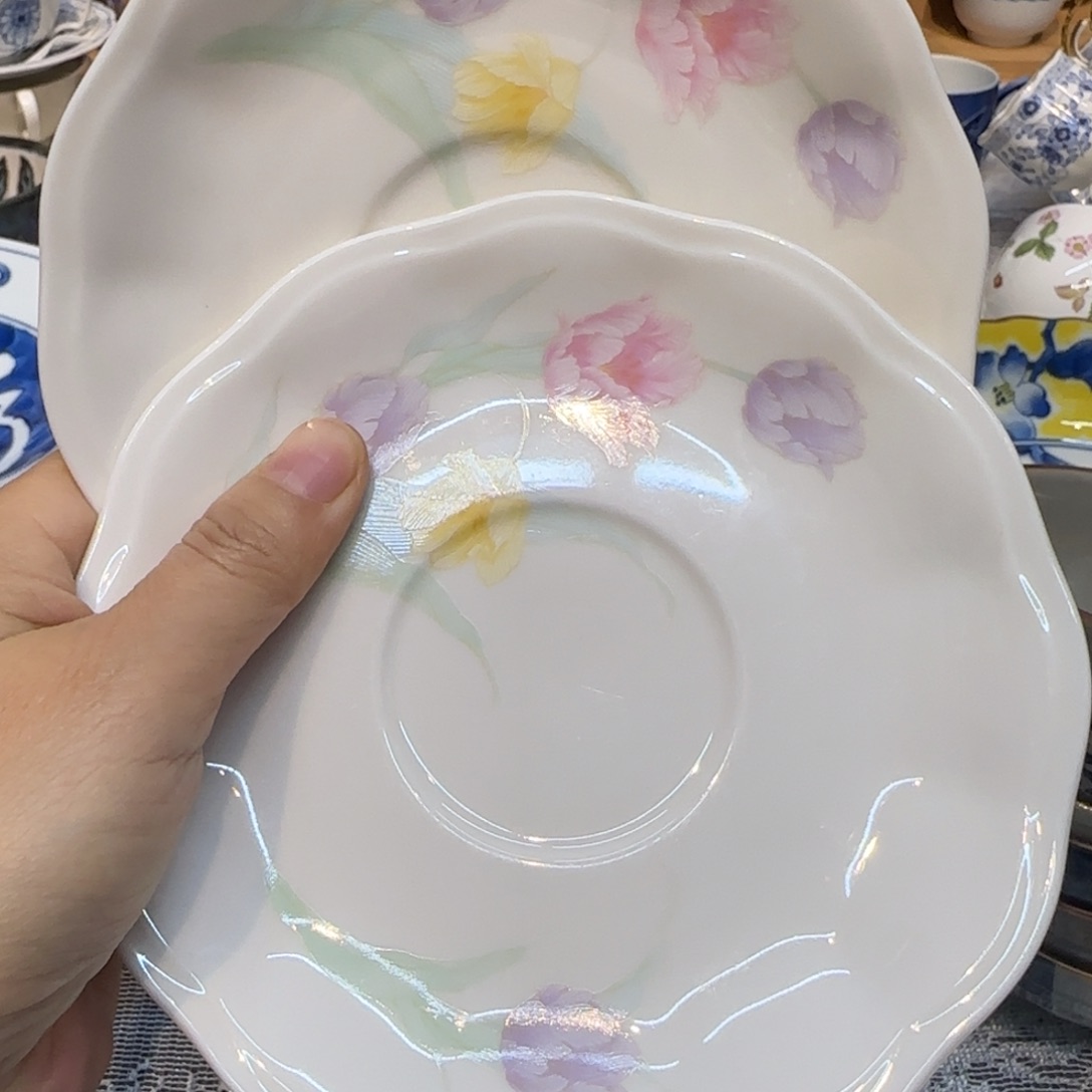 微瑕咖啡杯里的咖啡是我的