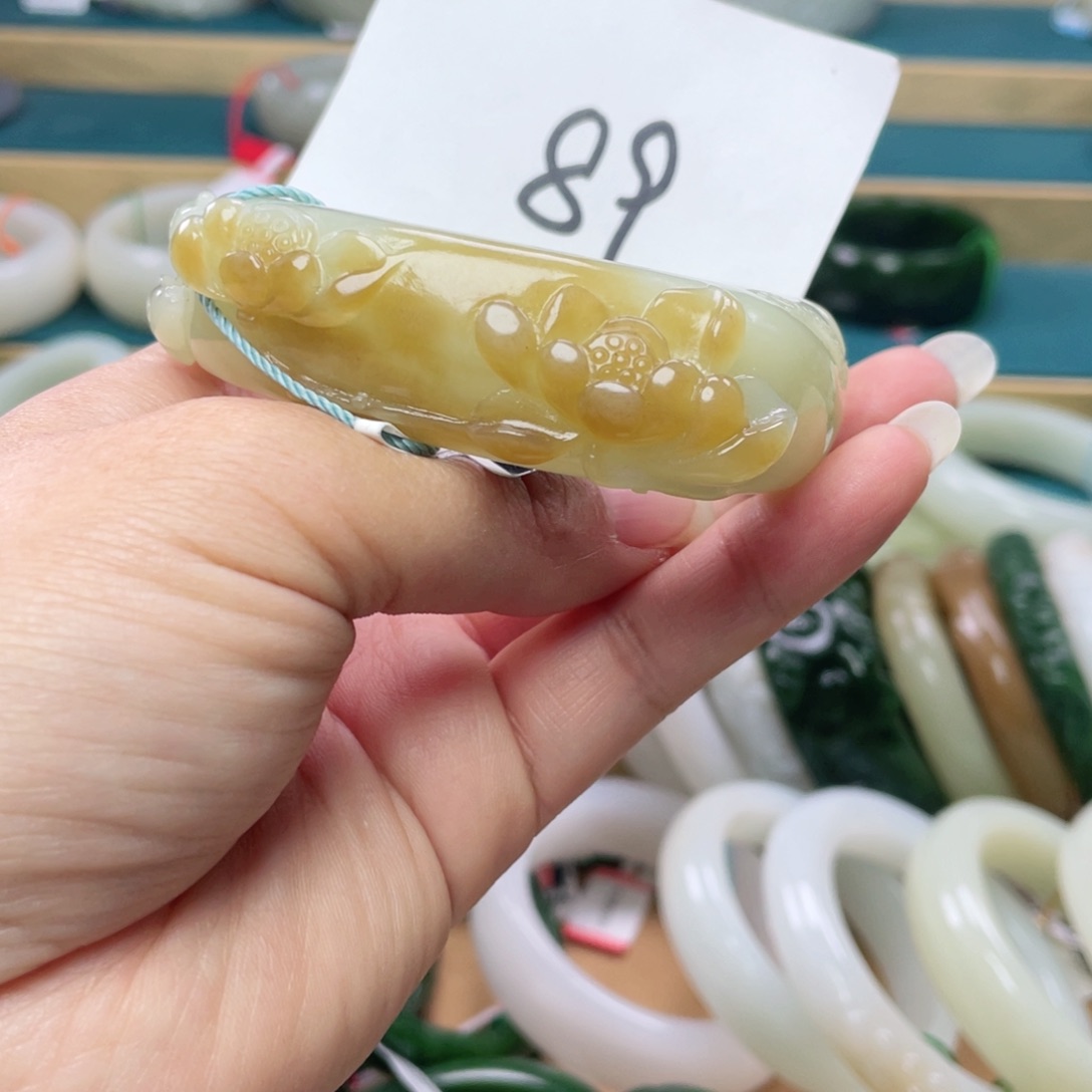 未镶嵌手镯（贵妃镯）和田玉圈口58
