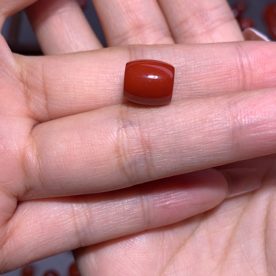 南红玛瑙锦红桶珠未镶嵌9.5×10.4